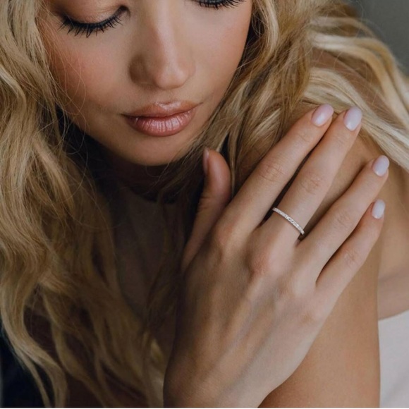 NWB 18k white gold plated 925 silver Moissanite Wedding band D Color VVSI - Picture 4 of 4